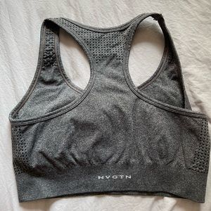 NVGTN Contour Seamless Sports Bra